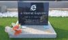 Internet Explorer -fani teki humoristisen hautakiven